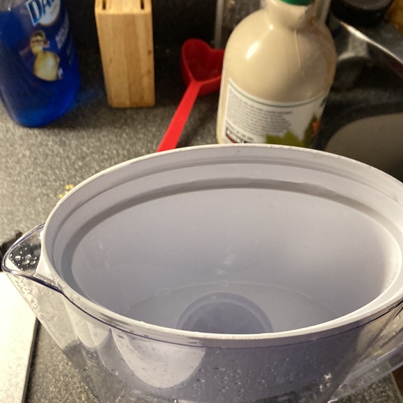 Brita filter water pitcher model Ob03 - Picture 16 of 16